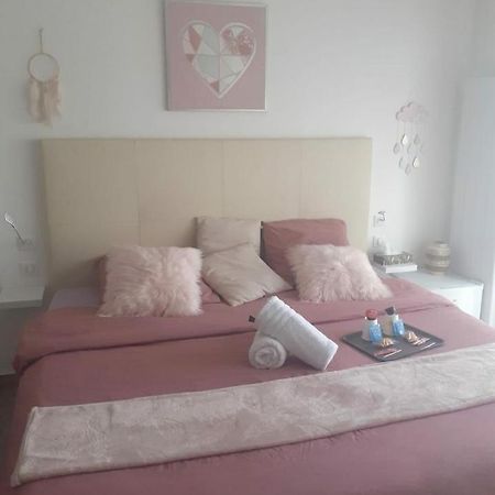Love Room Seduction Tremblay-en-France Buitenkant foto